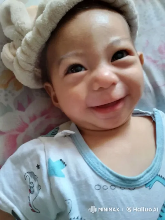 Baby's Playful Dance and Joyful Stands – AI Generated Video | Hailuo AI