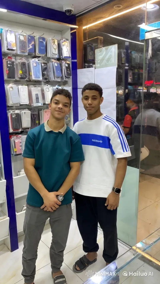 Kungfu Fight Showcased in Modern Retail Setting – AI Generated Video | Hailuo AI