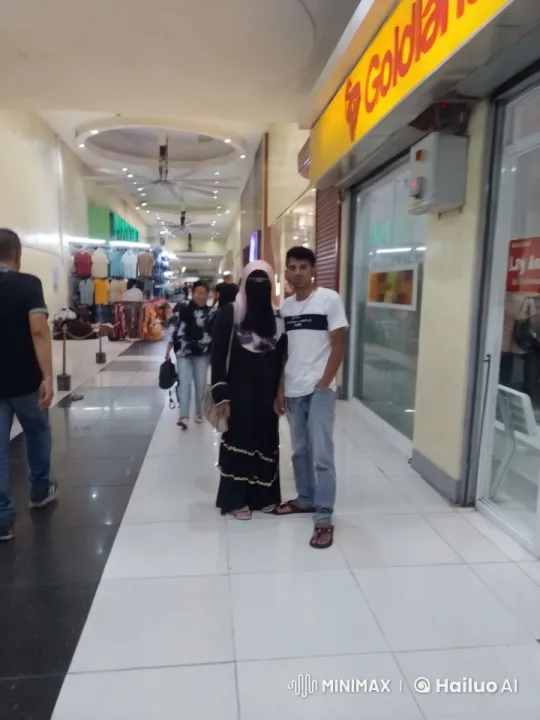 Spontaneous Kungfu Dance in Goldland Mall – AI Generated Video | Hailuo AI