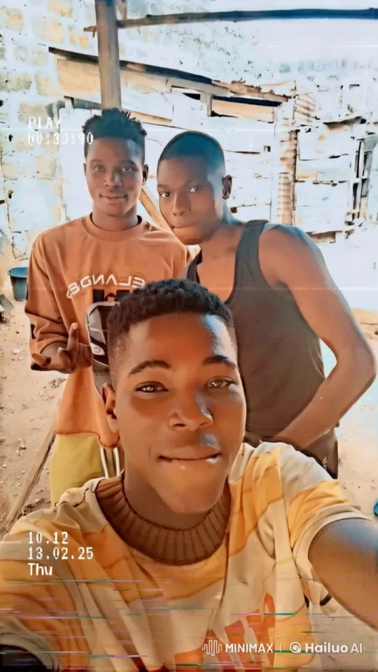 Rustic Setting: Candid Friendship Moment – AI Generated Video | Hailuo AI