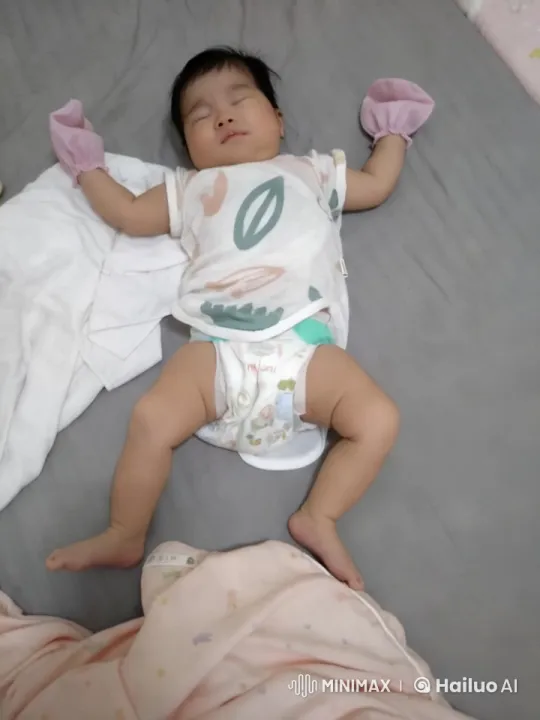 Baby's Joyful Dance and Playful Punches – AI Generated Video | Hailuo AI