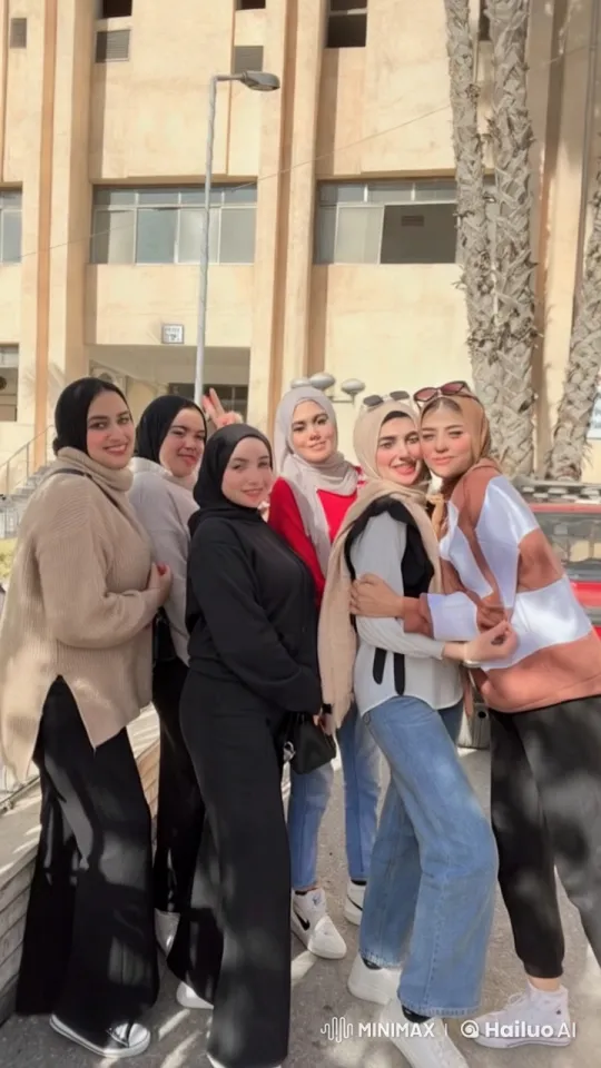 Six Women Gracefully Float and Kiss in Aesthetic Scene – AI Generated Video | Hailuo AI
