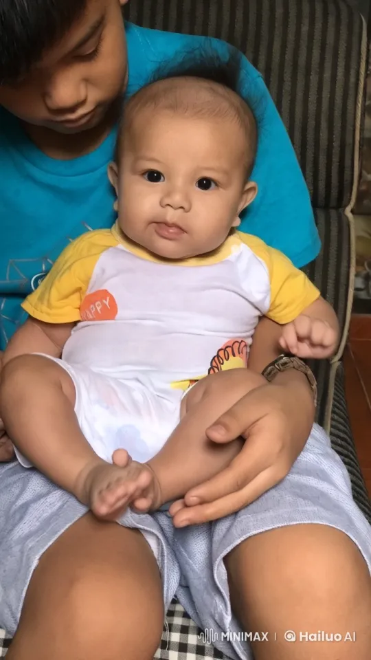 Baby Dancing Joyfully in Cozy Setting – AI Generated Video | Hailuo AI
