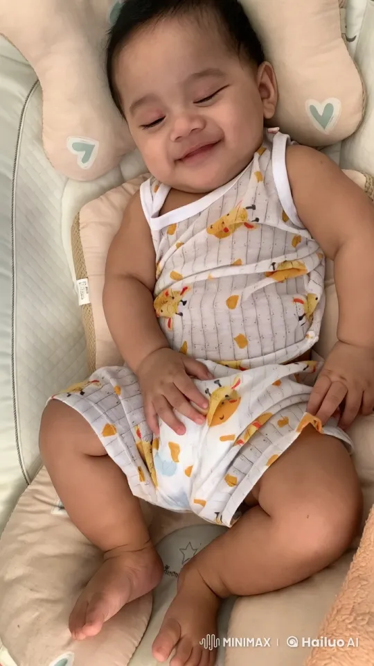 Baby Dancing and Punching on Cushioned Surface – AI Generated Video | Hailuo AI
