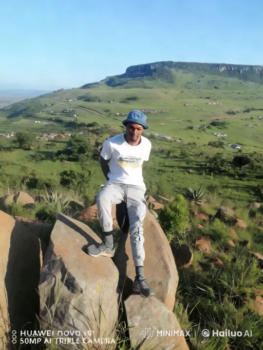 Martial Arts Performance in Scenic Landscape – AI Generated Video | Hailuo AI