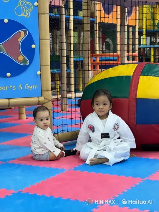 Young Taekwondo Practitioner in Playful Setting – AI Generated Video | Hailuo AI
