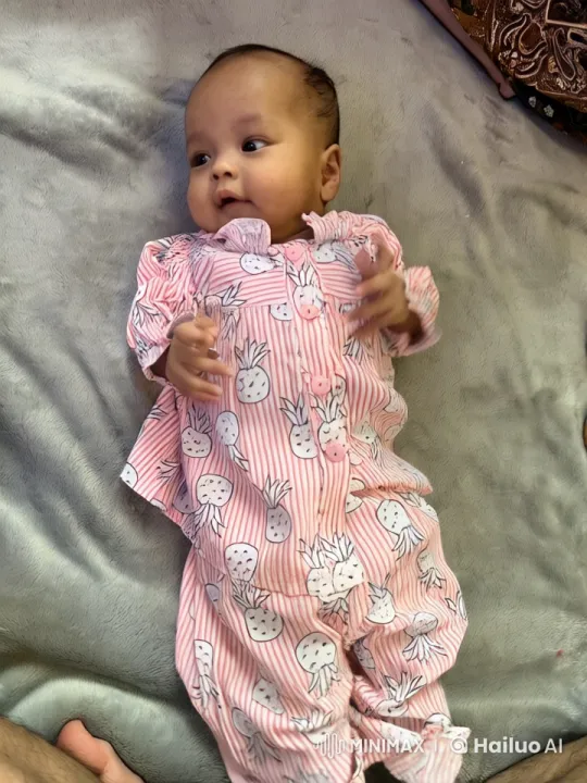 Baby Dancing Joyfully on Cozy Blanket – AI Generated Video | Hailuo AI