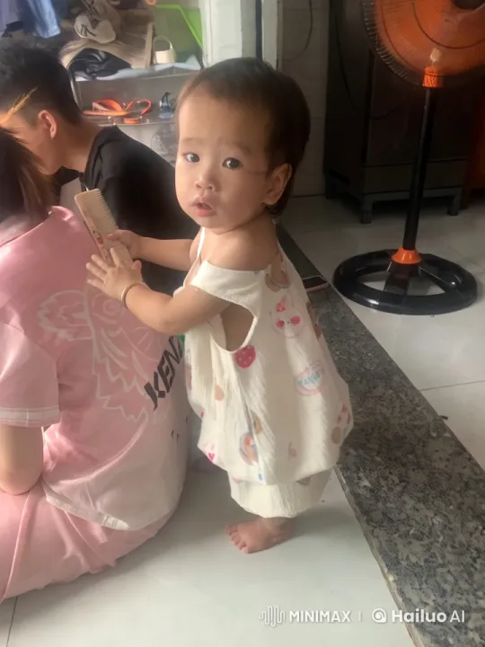 Child Demonstrates Kungfu Moves in Playful Indoor Scene – AI Generated Video | Hailuo AI