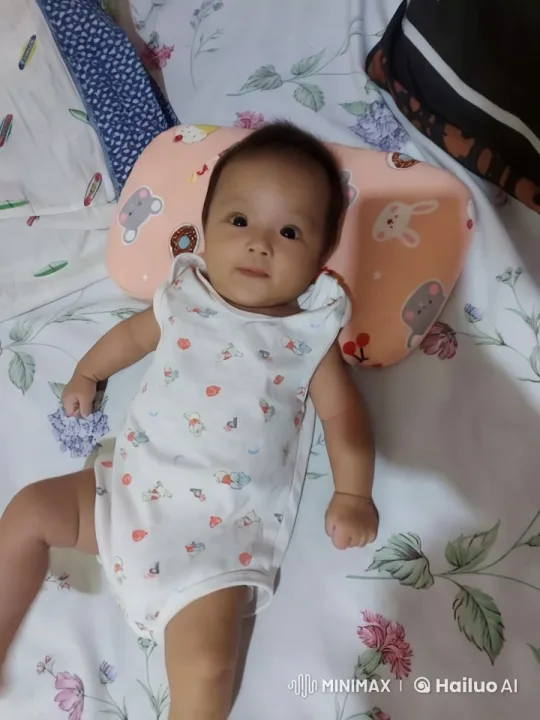 Baby's Joyful Dance and Playful Punches – AI Generated Video | Hailuo AI
