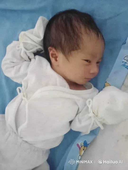 Baby's Joyful Dance in Cozy Setting – AI Generated Video | Hailuo AI