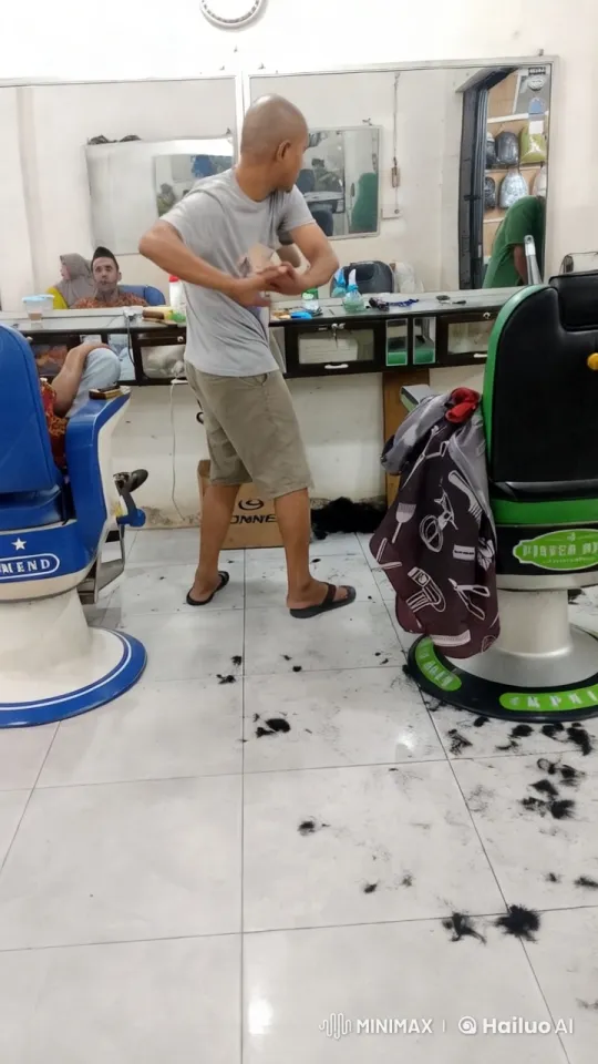 Kungfu Performance in a Bustling Barbershop – AI Generated Video | Hailuo AI
