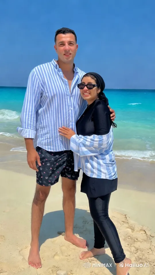 Couple Dances Joyfully on Pristine Beach – AI Generated Video | Hailuo AI