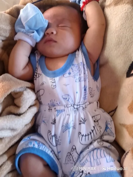 Baby Dances Joyfully in Dinosaur Outfit – AI Generated Video | Hailuo AI