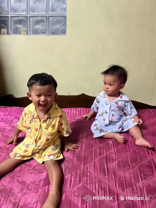 Children's Playful Kung Fu Fight in Colorful Bedroom – AI Generated Video | Hailuo AI
