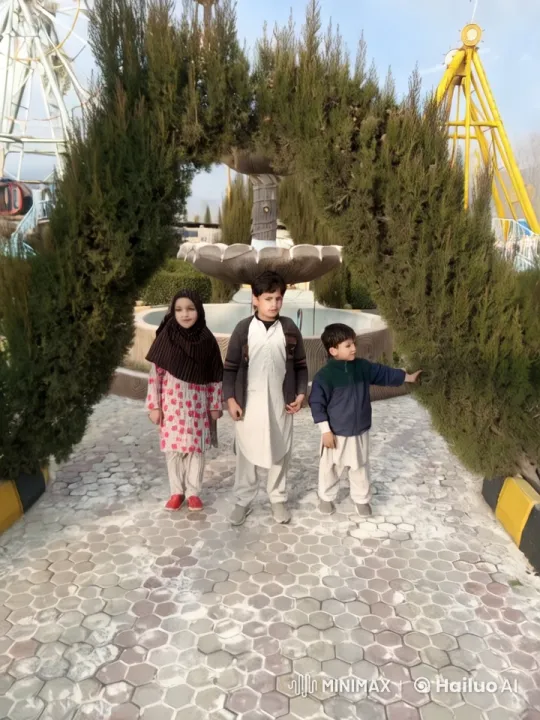Children by Aesthetic Fountain in Traditional Attire – AI Generated Video | Hailuo AI