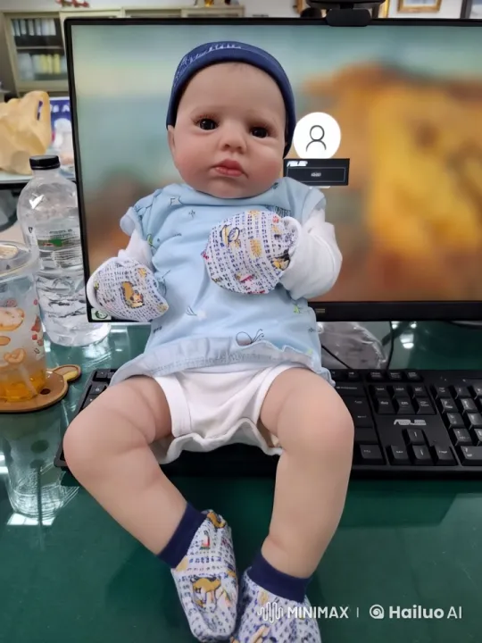Baby Dancing Playfully on Desk with Keyboard Support – AI Generated Video | Hailuo AI