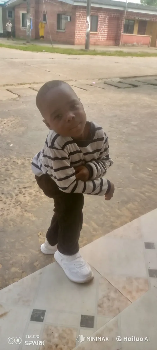 Young Boy Practices Kung Fu on Urban Porch – AI Generated Video | Hailuo AI