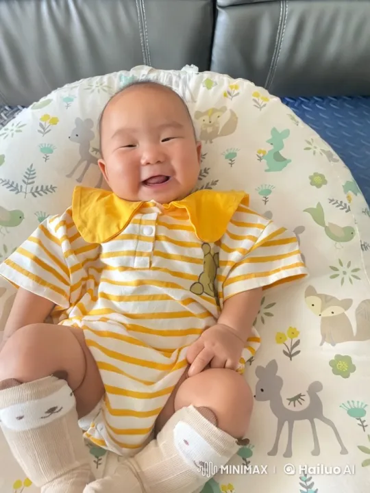 Baby Dancing and Throwing Punches in Cozy Setting – AI Generated Video | Hailuo AI