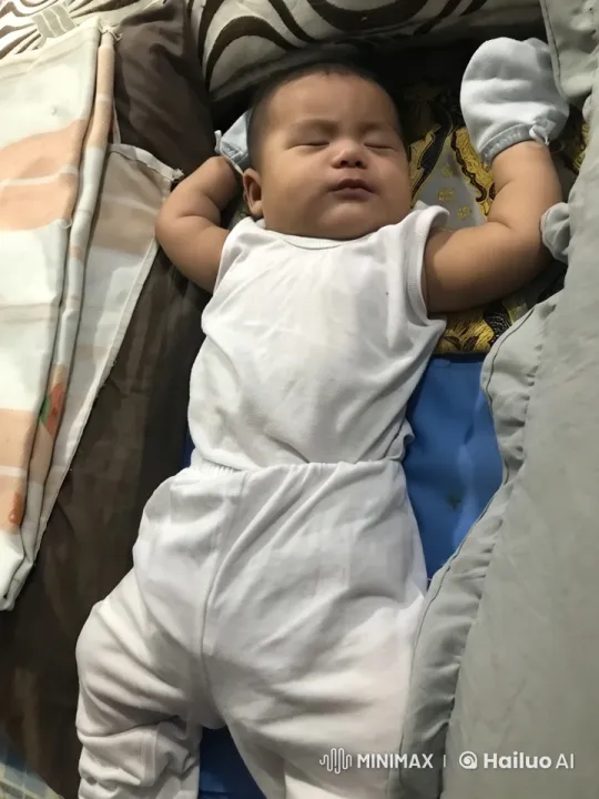 Baby's Playful Awakening and Joyful Dance – AI Generated Video | Hailuo AI