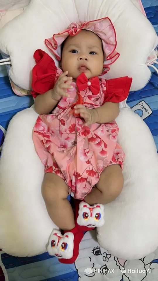 Baby Dances and Punctuates with Gentle Punches – AI Generated Video | Hailuo AI