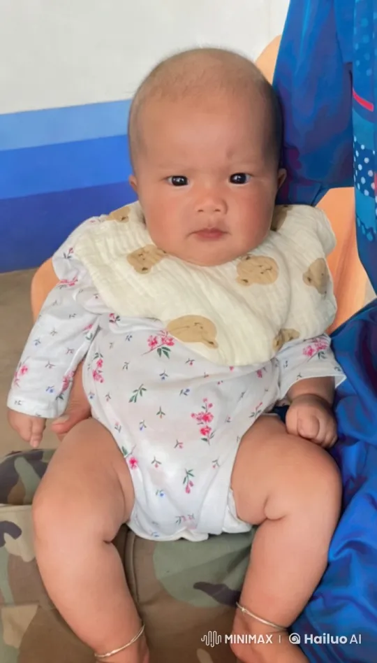 Baby's Joyful Dance and Playful Punches – AI Generated Video | Hailuo AI