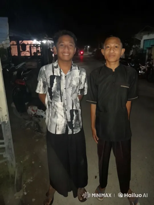 Nighttime Kungfu Display on Dimly Lit Street – AI Generated Video | Hailuo AI
