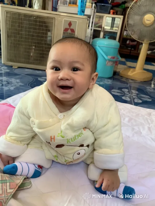 Baby Dancing and Playing in Cozy Home Setting – AI Generated Video | Hailuo AI