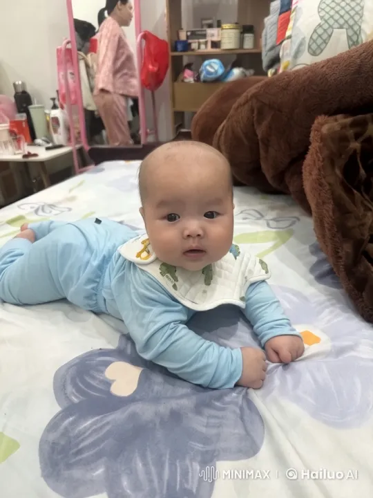 Baby's Joyful Playtime in Colorful Room – AI Generated Video | Hailuo AI