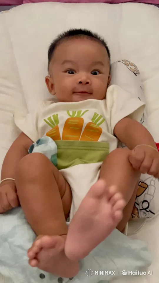 Baby Dancing Delight in Adorable Onesie – AI Generated Video | Hailuo AI