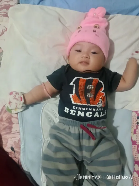 Baby Dances and Punches Air in Adorable Video – AI Generated Video | Hailuo AI