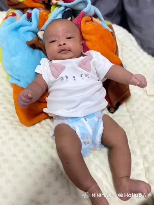 Baby's Joyful Dance and Kungfu Moves on Cozy Blanket – AI Generated Video | Hailuo AI