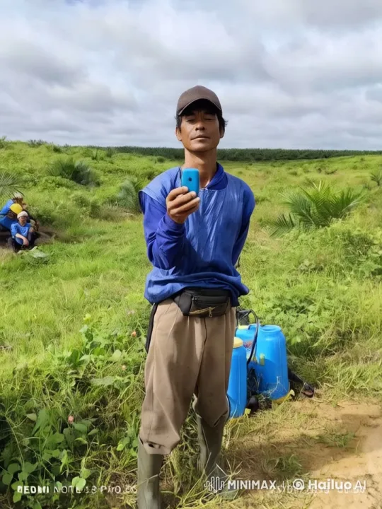 Martial Artist Practices Kung Fu in Serene Field – AI Generated Video | Hailuo AI