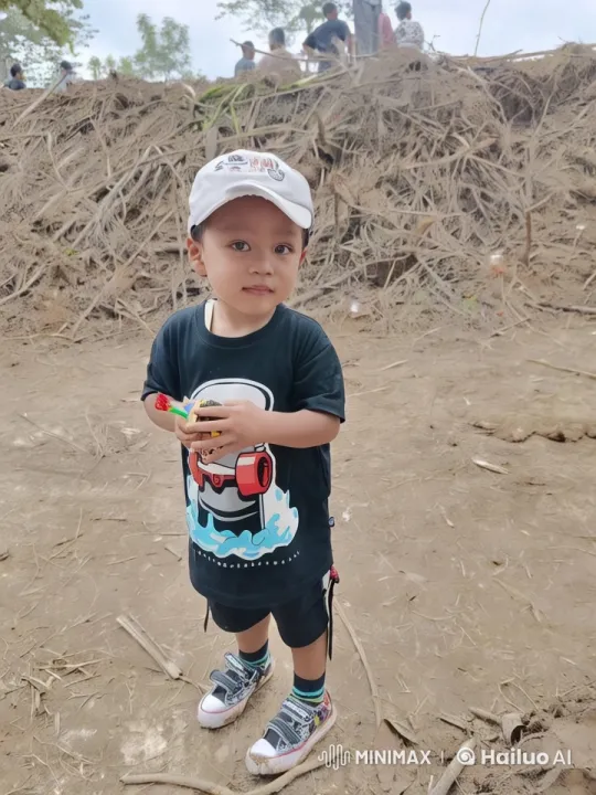 Child Demonstrates Kungfu Skills in Natural Setting – AI Generated Video | Hailuo AI