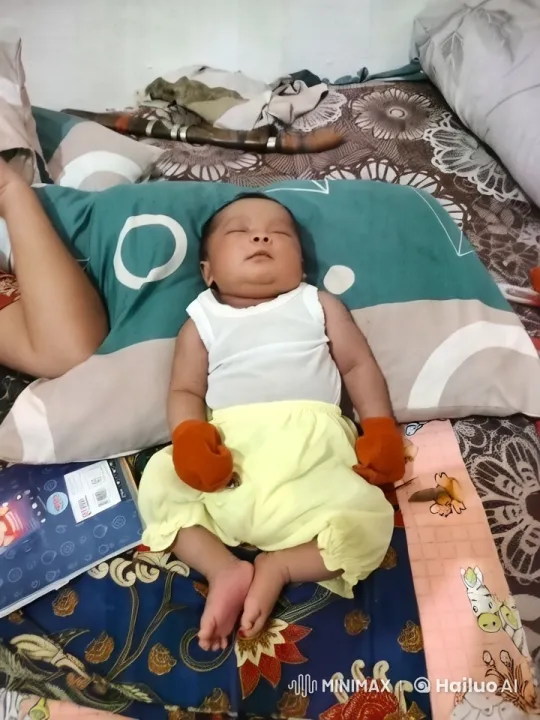 Baby's Joyful Dance and Playful Punches – AI Generated Video | Hailuo AI