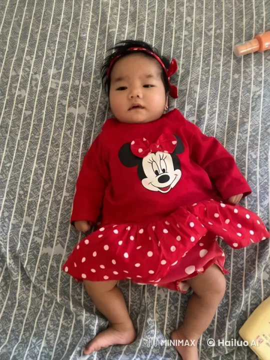 Baby in Minnie Outfit Mimics Martial Arts and Dances – AI Generated Video | Hailuo AI