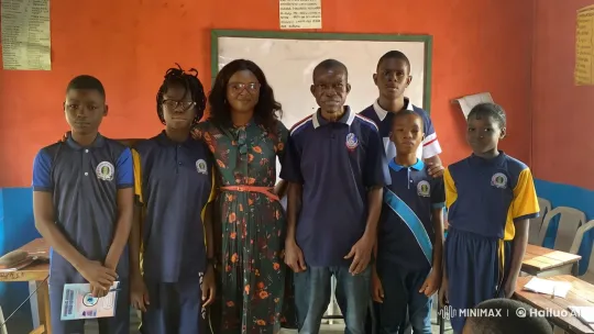 Classroom Play Fight with Teacher Observation – AI Generated Video | Hailuo AI