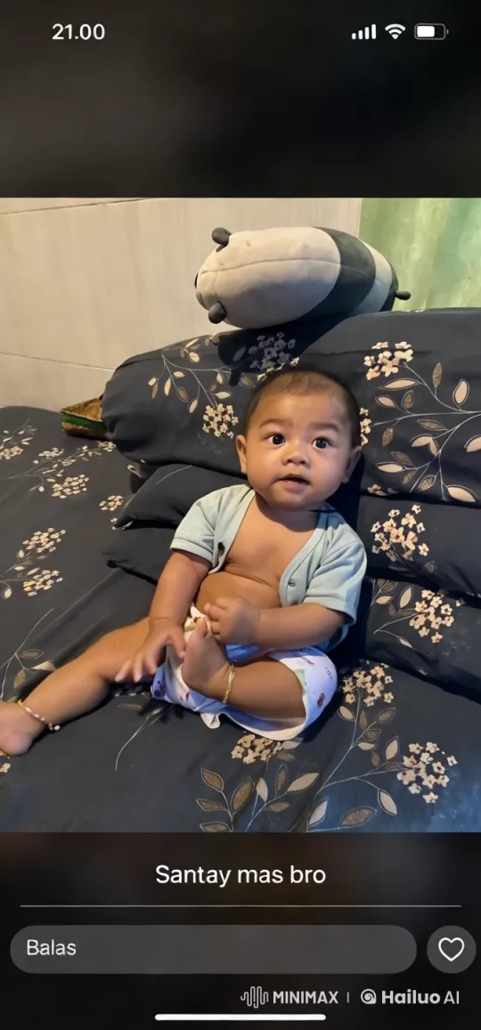 Baby Enjoys Playful Dance and Kungfu Moves in Floral-Themed Bed – AI Generated Video | Hailuo AI