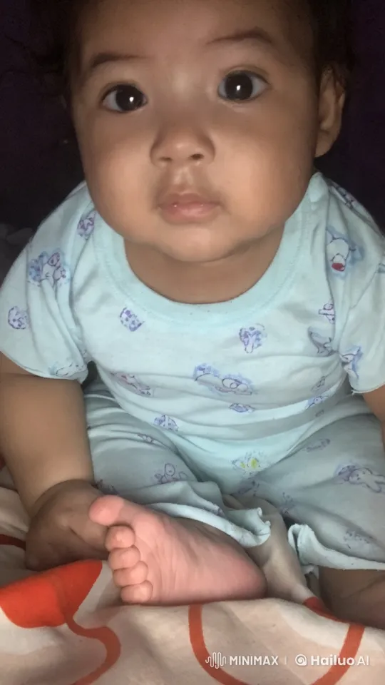 Baby Joyfully Dancing and Throwing Playful Punches – AI Generated Video | Hailuo AI
