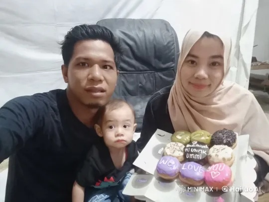 Family Moment with Colorful Donuts and Warm Lighting – AI Generated Video | Hailuo AI
