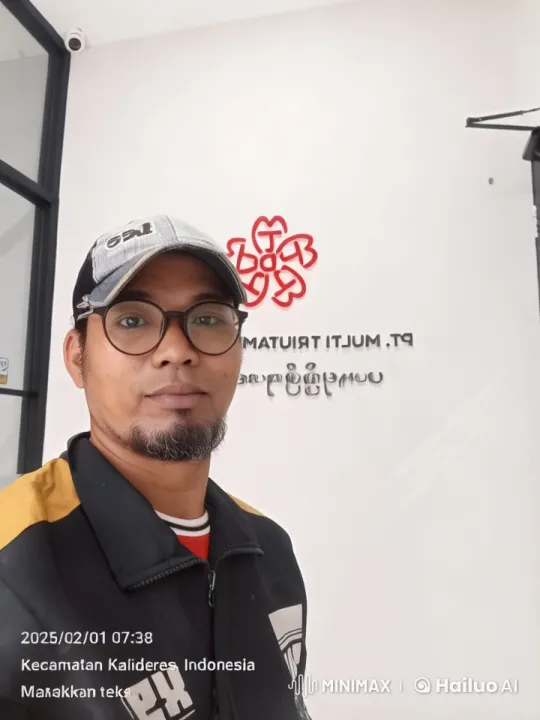 Maya's Journey Through a Futuristic Office in Indonesia – AI Generated Video | Hailuo AI