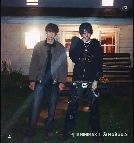 Nighttime Confrontation Interrupted by Pigeon's Odd Actions – AI Generated Video | Hailuo AI