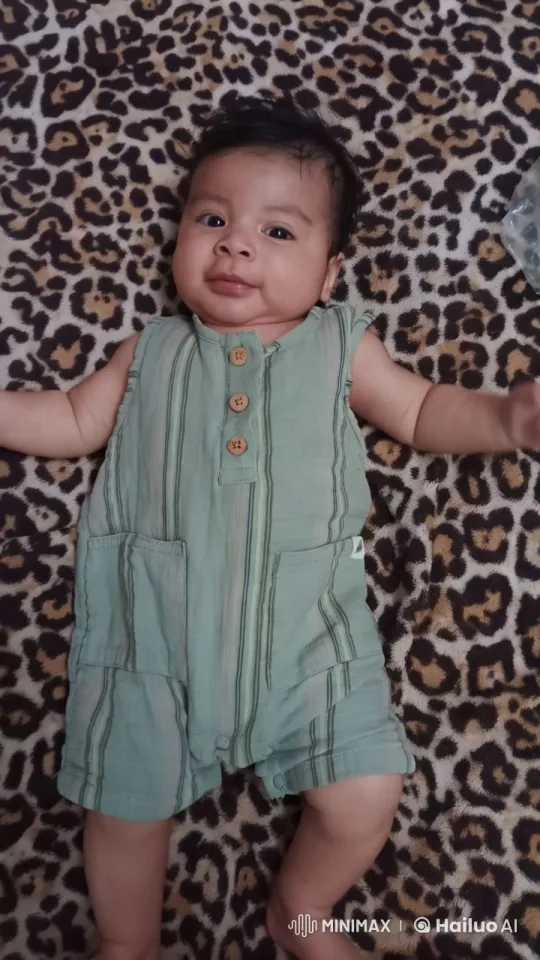 Baby Dances and Does Kung Fu on Leopard Print Blanket – AI Generated Video | Hailuo AI