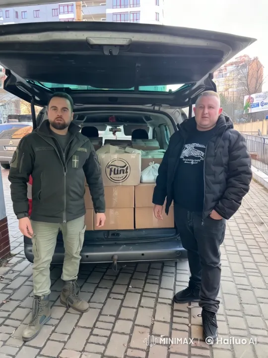 Urban Scene: Individuals with 'Flint' Boxes at Van – AI Generated Video | Hailuo AI