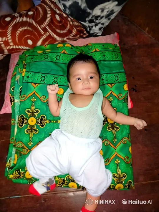Baby's Energetic Kung Fu and Gymnastics Display – AI Generated Video | Hailuo AI