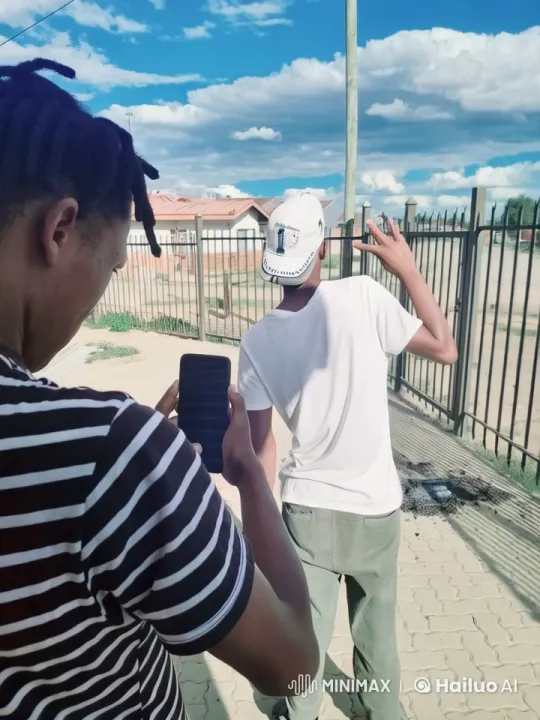 Outdoor Portrait Video Capture with Dynamic Clouds – AI Generated Video | Hailuo AI