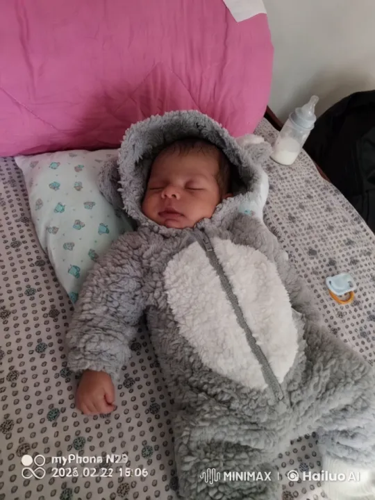 Baby in Bear Onesie Mimics Boxing and Kungfu Moves – AI Generated Video | Hailuo AI