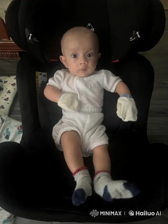 Baby's Graceful Moves in Car Seat – AI Generated Video | Hailuo AI