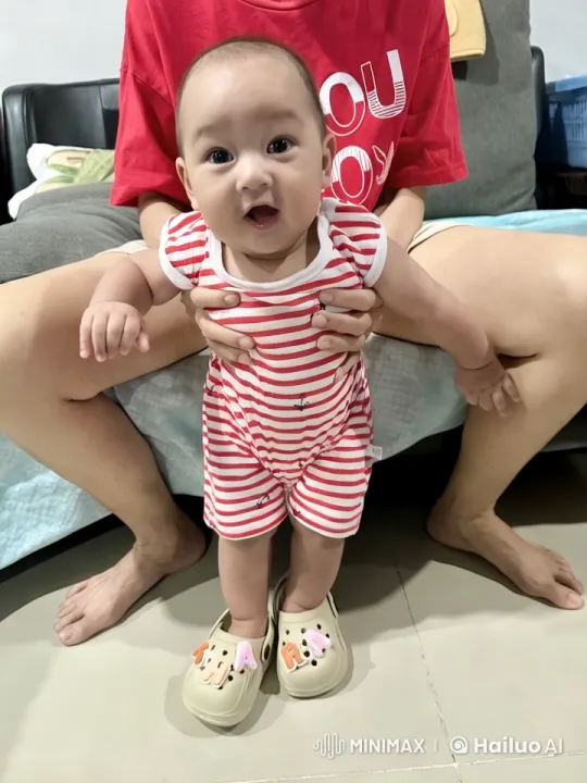 Baby Dancing Playfully in Cozy Living Room – AI Generated Video | Hailuo AI