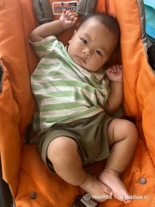 Baby Dances and Throws Punches in Joyful Display – AI Generated Video | Hailuo AI