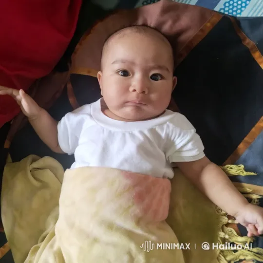 Baby Performing 'Kendeng Kendeng' Dance in Cozy Setting – AI Generated Video | Hailuo AI